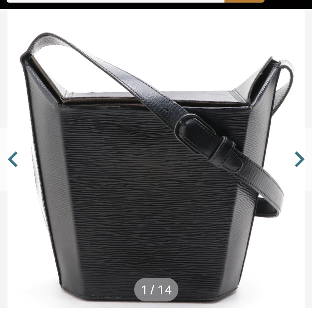 Louis Vuitton Sac Seau Shoulder Bag in Black Epi and Smooth Leather